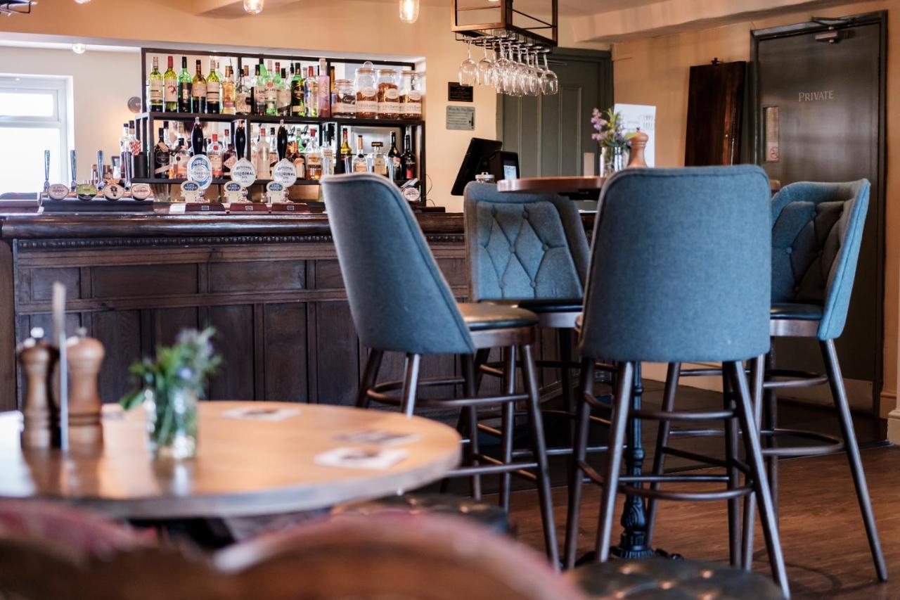 The Bower Inn بريدجواتر المظهر الخارجي الصورة The bar at The Old Post Office