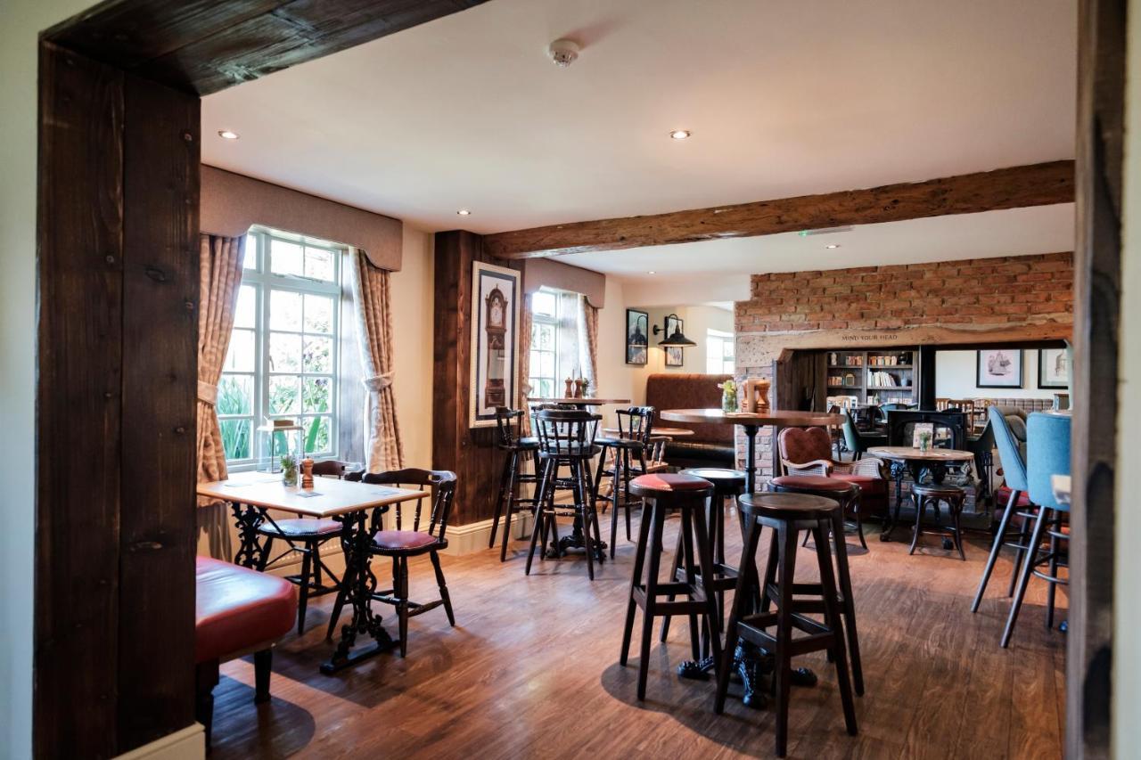 The Bower Inn بريدجواتر المظهر الخارجي الصورة The interior of the pub