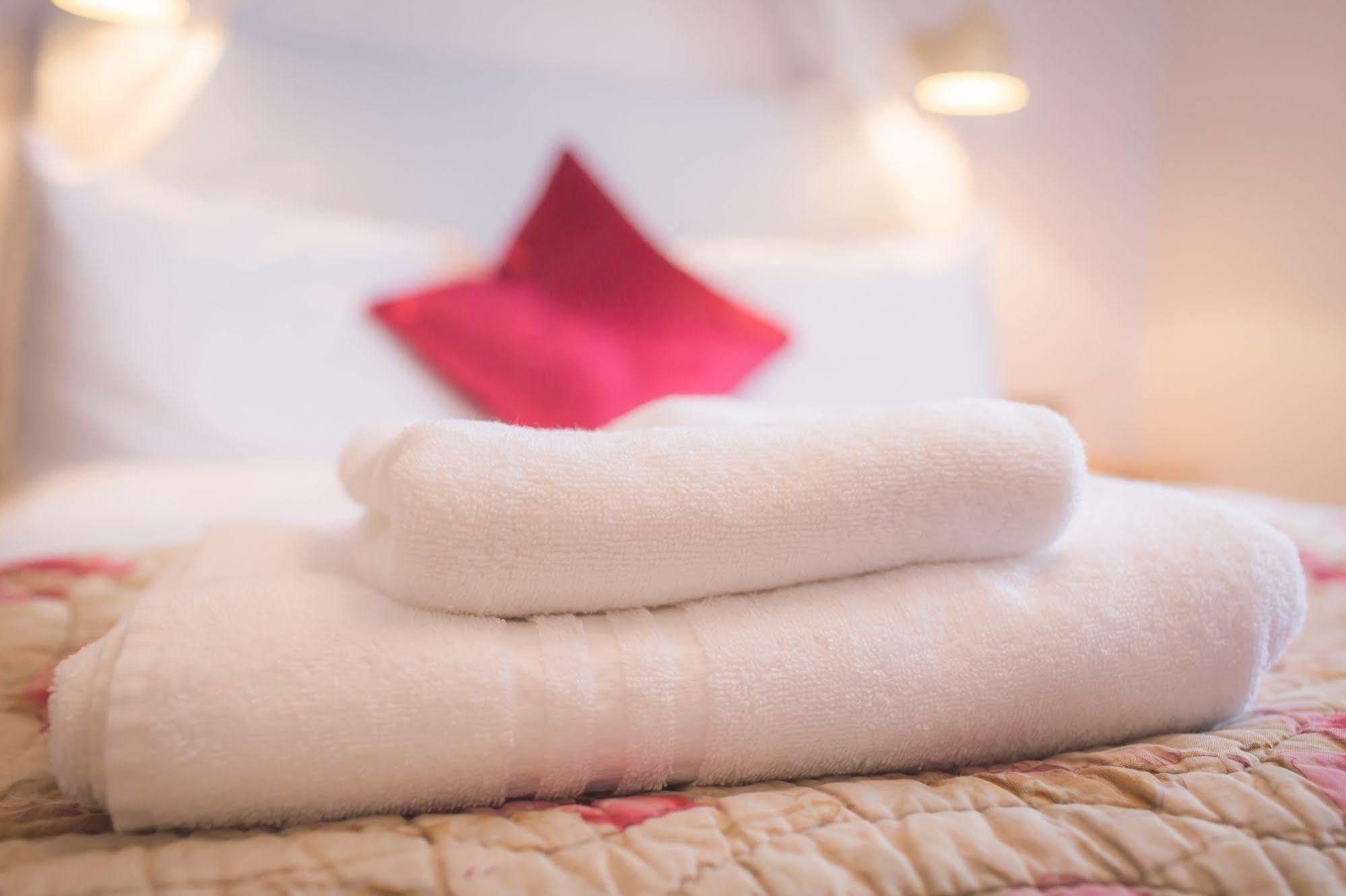 The Bower Inn بريدجواتر المظهر الخارجي الصورة Towels